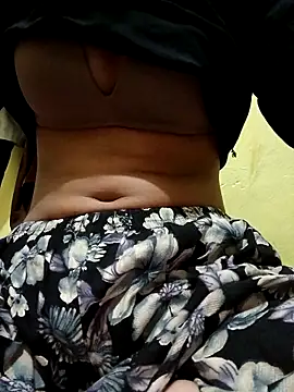 Snapshot of Cutey_neha07 chatting on October 25, 12:18 am Cutey neha07 online show from October 25, 12:18 am