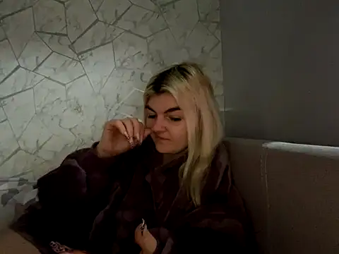 rosie-hipstergal online show from November 15, 1:51 pm