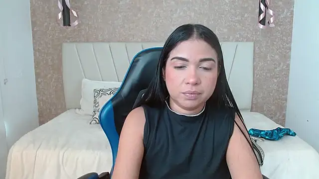 AliceSmity  online show from December 14, 6:01 pm