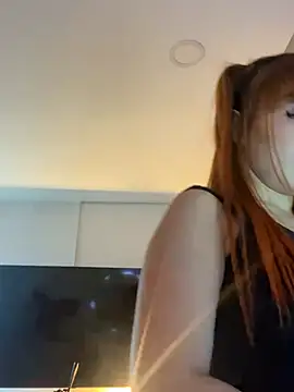 GiaStonne online show from December 3, 3:03 am