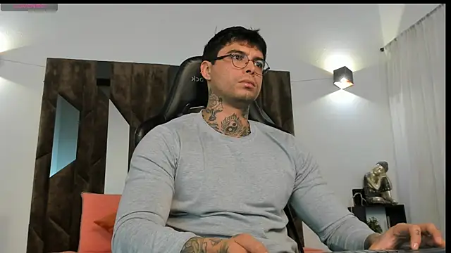 Snapshot of MATEO_DILUCA chatting on November 5, 10:15 am MATEO DILUCA online show from November 5, 10:15 am