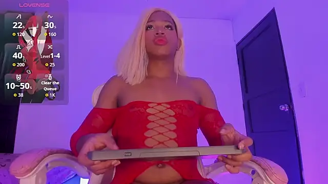 Snapshot of cherxyl_royal chatting on February 5, 1:49 pm cherxyl royal online show from February 5, 1:49 pm