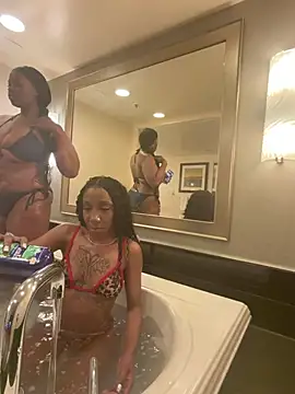 Snapshot of BriMariee chatting on July 26, 1:07 pm BriMariee online show from July 26, 1:07 pm