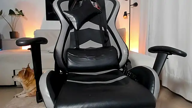 Snapshot of IamKael_ chatting on February 6, 2:27 am IamKael online show from February 6, 2:27 am