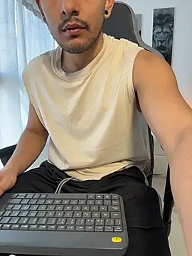 Snapshot of IamKael_ chatting on February 26, 1:21 pm IamKael online show from February 26, 1:21 pm