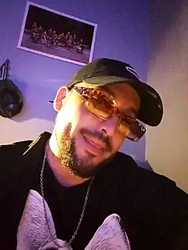 Snapshot of Emeromeo chatting on October 29, 3:31 am Emeromeo online show from October 29, 3:31 am