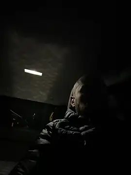 davi73d online show from December 15, 9:30 pm