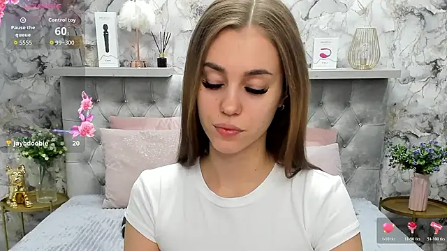 Snapshot of CandysSweet chatting on February 22, 1:18 am CandysSweet online show from February 22, 1:18 am