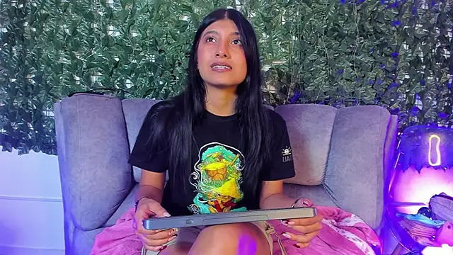 YeseniaRodriguez3 online show from June 30, 1:12 pm