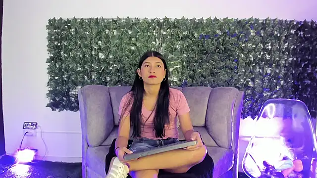 YeseniaRodriguez3 online show from July 6, 12:46 pm