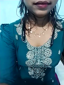 Snapshot of cute_mahi07 chatting on November 4, 11:04 pm cute mahi07 online show from November 4, 11:04 pm