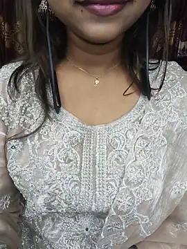 Snapshot of cute_mahi07 chatting on July 2, 5:52 pm cute mahi07 online show from July 2, 5:52 pm