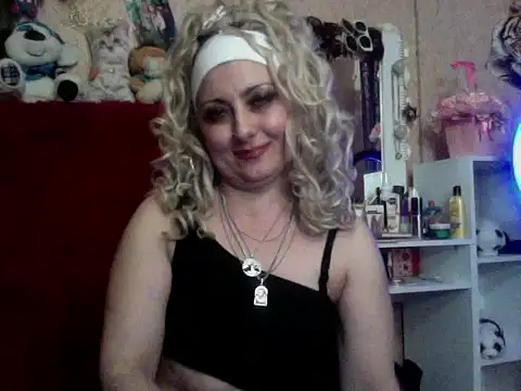 xHot Amazonq online show from November 2, 10:23 pm