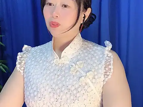 yaoyao22678 online show from November 22, 2:43 am