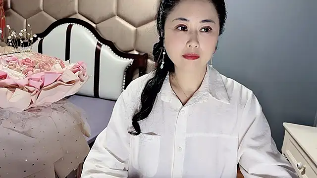 yaoyao22678 online show from April 18, 1:31 am