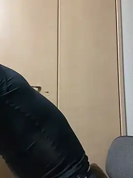 Snapshot of miyabi_yabi chatting on May 10, 2:33 pm miyabi yabi online show from May 10, 2:33 pm