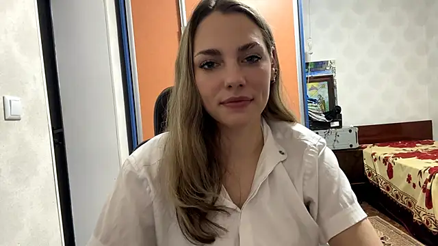 Snapshot of IlanaLafferty chatting on November 12, 8:08 pm IlanaLafferty online show from November 12, 8:08 pm