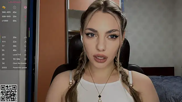 IlanaLafferty online show from December 20, 7:10 pm