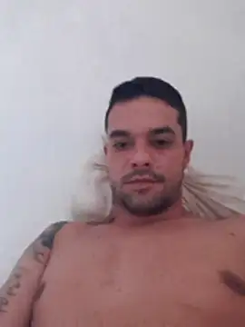 Snapshot of GrottyTrain chatting on October 28, 3:47 pm GrottyTrain online show from October 28, 3:47 pm