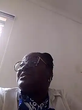 Snapshot of SweetestDIP chatting on October 27, 1:04 pm SweetestDIP online show from October 27, 1:04 pm