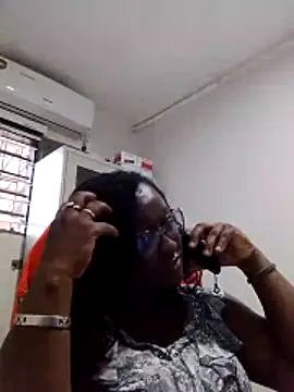 Snapshot of SweetestDIP chatting on October 29, 9:11 am SweetestDIP online show from October 29, 9:11 am