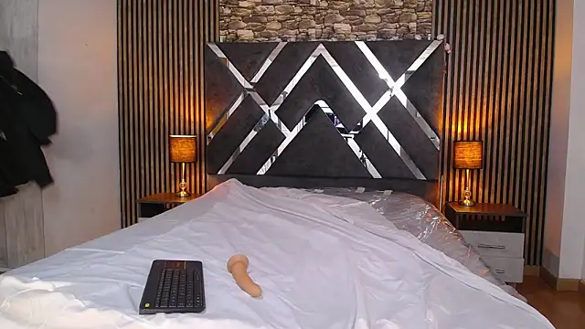 Kloeth hs online show from February 24, 11:30 am