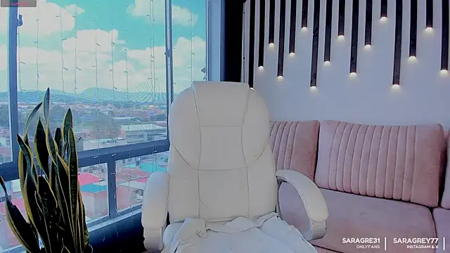 saragrey77 online show from December 17, 4:02 pm