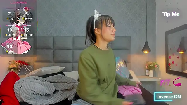 Snapshot of Luna_Bella3 chatting on February 20, 11:22 am Luna Bella3 online show from February 20, 11:22 am