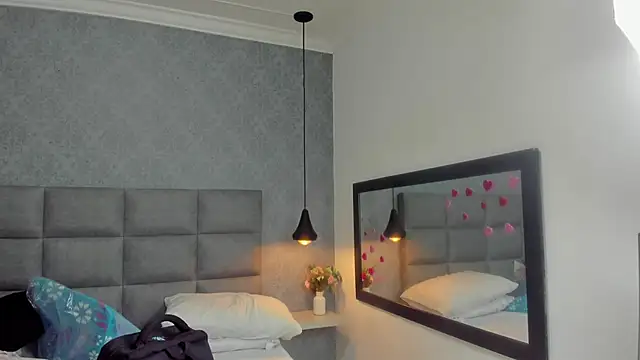 Snapshot of Luna_Bella3 chatting on February 23, 12:13 pm Luna Bella3 online show from February 23, 12:13 pm