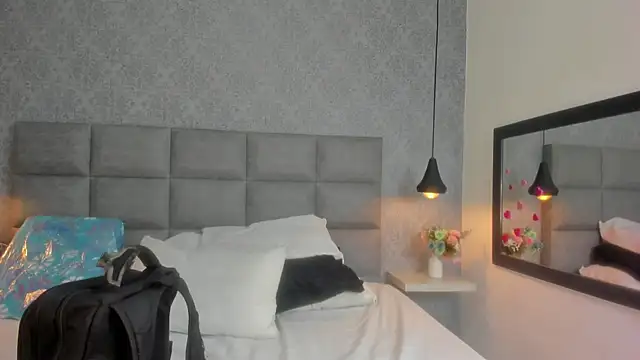 Snapshot of Luna_Bella3 chatting on February 28, 11:44 am Luna Bella3 online show from February 28, 11:44 am