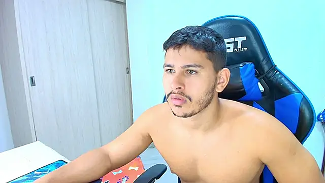 sophia and alex online show from October 27, 4:16 am