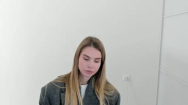 Snapshot of LinaBey chatting on November 15, 12:56 pm LinaBey online show from November 15, 12:56 pm