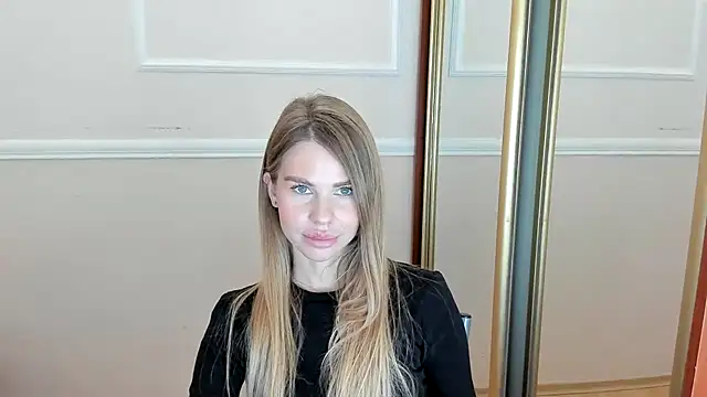 Snapshot of LinaBey chatting on November 30, 7:56 am LinaBey online show from November 30, 7:56 am