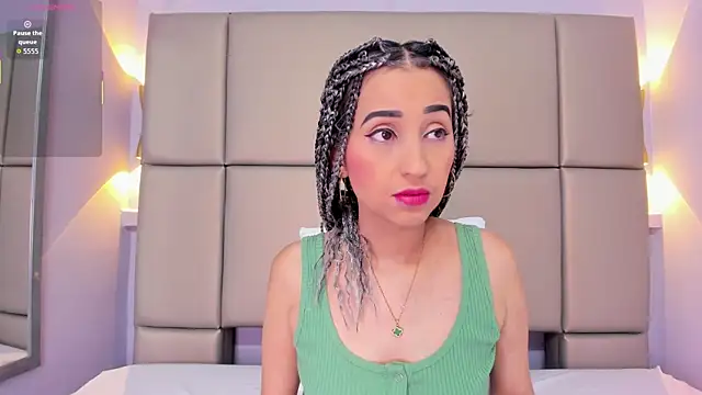 violett rabbit  online show from November 22, 12:26 pm