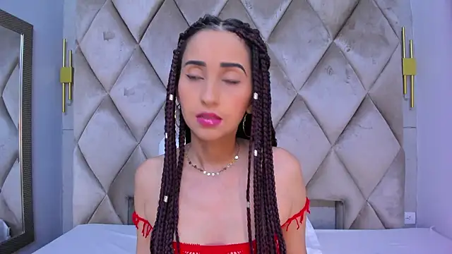 violett rabbit  online show from March 17, 8:01 pm