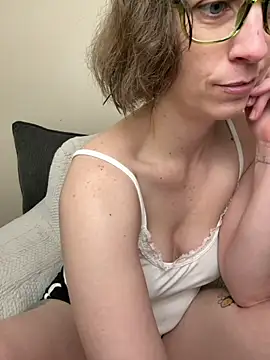 Snapshot of CreamedKitten chatting on June 20, 3:04 pm CreamedKitten online show from June 20, 3:04 pm
