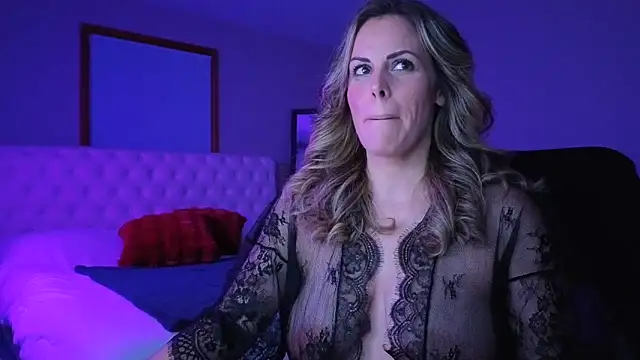 Snapshot of Koralynn_777 chatting on February 10, 2:37 am Koralynn 777 online show from February 10, 2:37 am