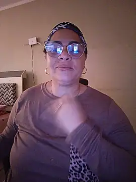 Snapshot of Angie_milf50 chatting on June 5, 2:23 pm Angie milf50 online show from June 5, 2:23 pm