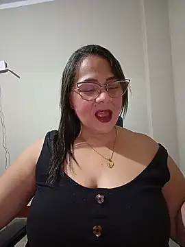 Snapshot of Angie_milf50 chatting on June 7, 7:23 am Angie milf50 online show from June 7, 7:23 am