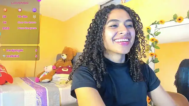 Snapshot of Keniia_rizz chatting on June 8, 7:14 pm Keniia rizz online show from June 8, 7:14 pm