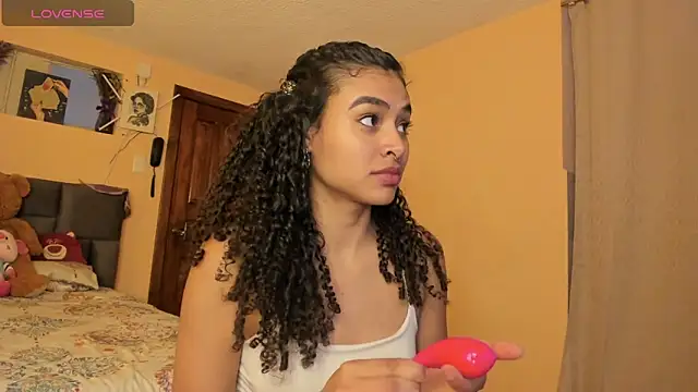 Snapshot of Keniia_rizz chatting on June 22, 6:38 pm Keniia rizz online show from June 22, 6:38 pm