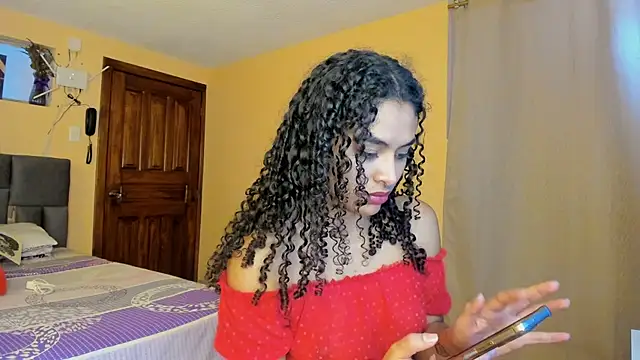 Snapshot of Keniia_rizz chatting on July 17, 6:13 pm Keniia rizz online show from July 17, 6:13 pm