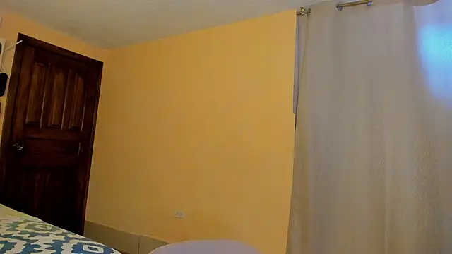 Snapshot of Keniia_rizz chatting on July 21, 6:43 pm Keniia rizz online show from July 21, 6:43 pm