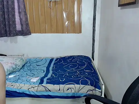 prettysam9 online show from April 11, 12:26 am