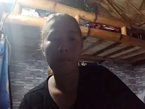 Snapshot of CreamyLhady_88 chatting on December 1, 7:57 am CreamyLhady 88 online show from December 1, 7:57 am