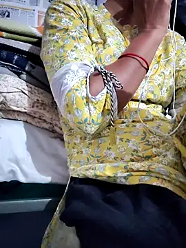 Snapshot of Hot-Rubyy chatting on February 28, 6:25 am Hot-Rubyy online show from February 28, 6:25 am