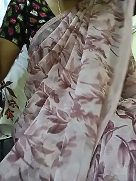 Snapshot of smileys46 chatting on June 16, 5:54 am smileys46 online show from June 16, 5:54 am