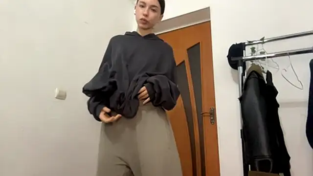 LilithFlamey online show from October 29, 7:10 am