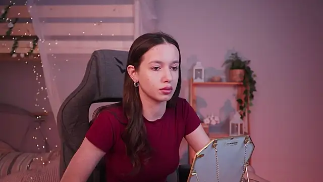 EmilyWade online show from January 14, 8:53 am