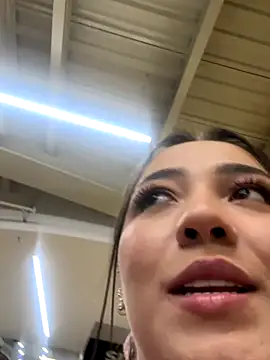 Hannahpradaa  online show from November 12, 12:00 am